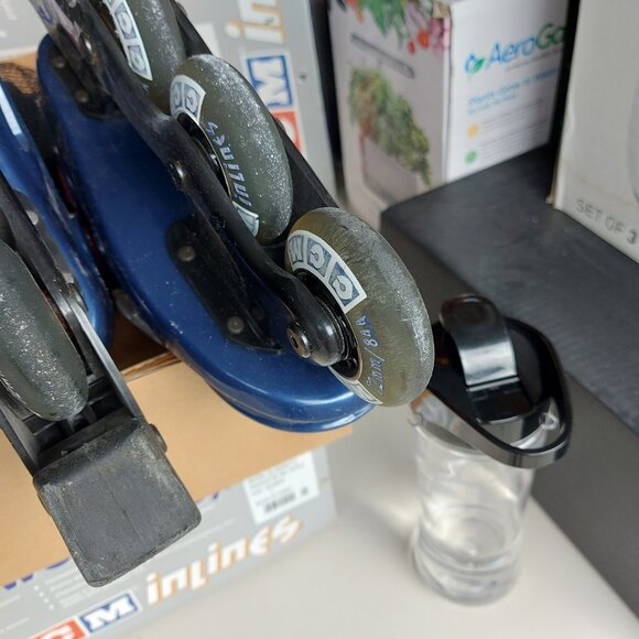 Roller Blades CCM Inlines Men's - Size 8 - Lazer SR and Protective Gear - Picture 9 of 12